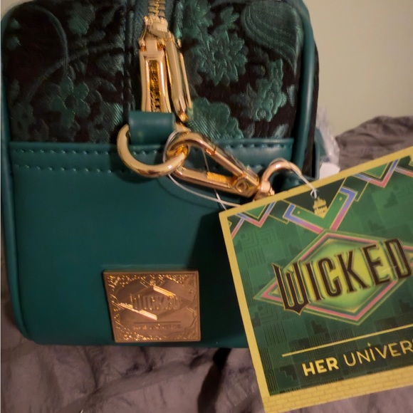 Wicked Oz Green Floral Emerald Crossbody handbag - Picture 2 of 8